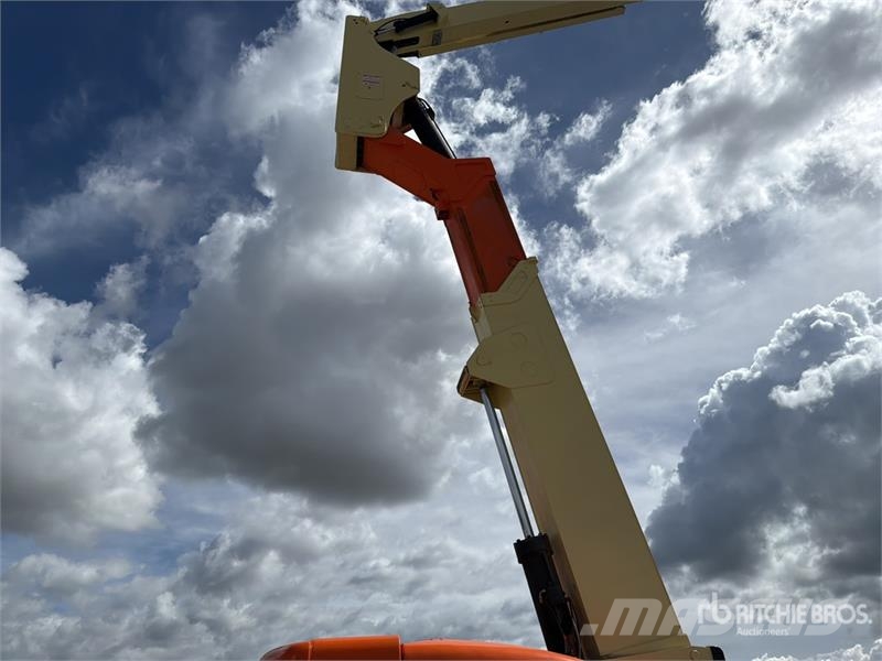 JLG 800AJ 2WD Diesel Elevador Articulado / Articulatin Strēles pacēlāji
