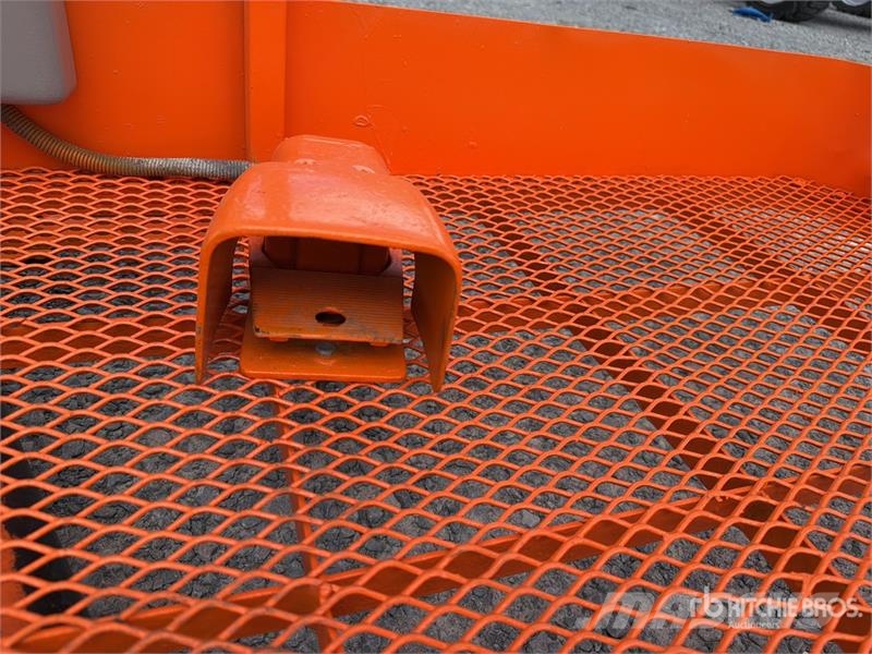 JLG 800AJ 2WD Diesel Elevador Articulado / Articulatin Strēles pacēlāji
