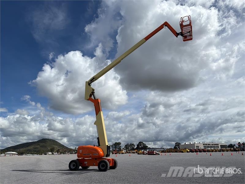 JLG 800AJ 2WD Diesel Elevador Articulado / Articulatin Strēles pacēlāji