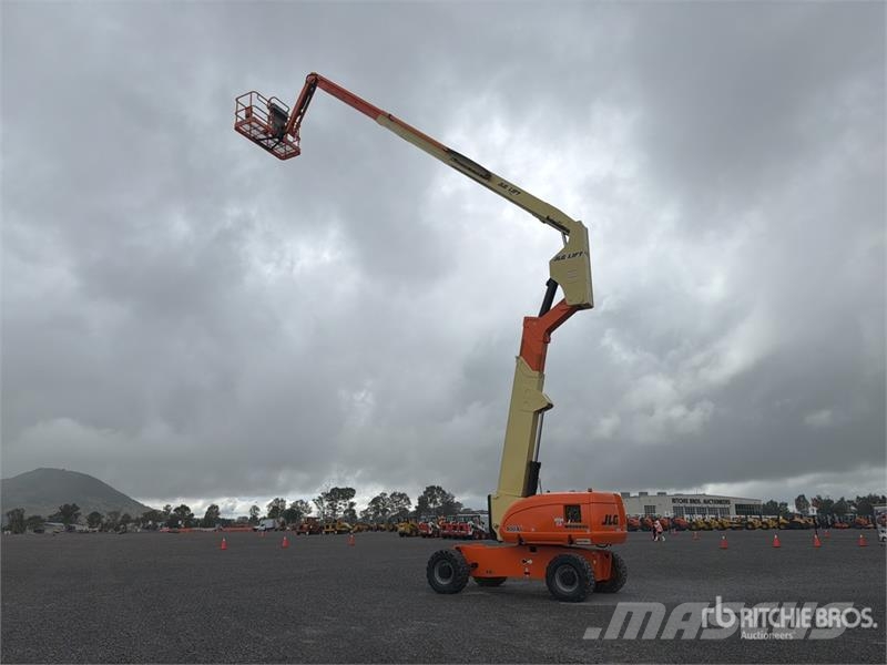 JLG 800AJ 4WD Diesel Elevador Articulado / Articulatin Strēles pacēlāji
