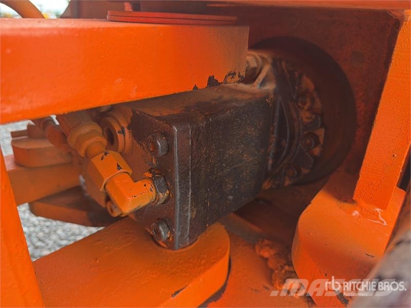 JLG 800AJ 4WD Diesel Elevador Articulado / Articulatin Strēles pacēlāji