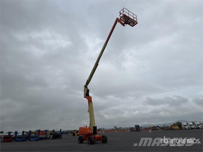 JLG 800AJ 4WD Diesel Elevador Articulado / Articulatin Strēles pacēlāji