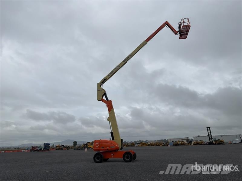 JLG 800AJ 4WD Diesel Elevador Articulado / Articulatin Strēles pacēlāji