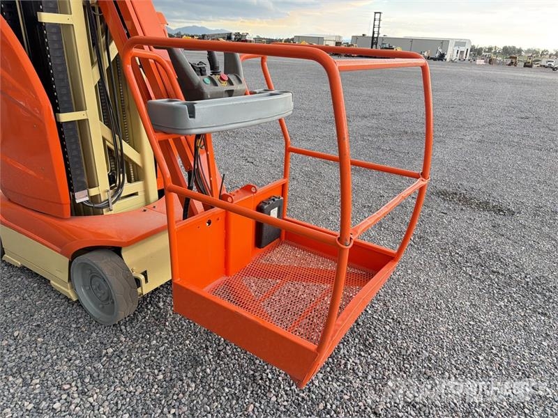 JLG T10E Vertical Mast Lift Plataformas con jaula de elevación