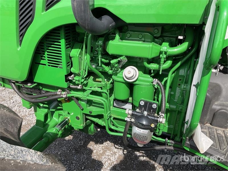 John Deere 5075E Tractor Agricola (Sin Usar) / 4WD Tractor (U الجرارات
