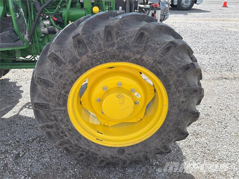 John Deere 5075E Tractor Agricola (Sin Usar) / 4WD Tractor (U الجرارات
