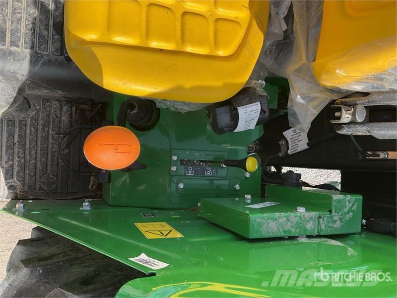 John Deere 5075E Tractor Agricola (Sin Usar) / 4WD Tractor (U الجرارات