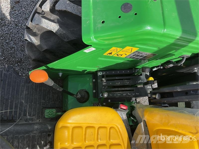 John Deere 5075E Tractor Agricola (Sin Usar) / 4WD Tractor (U الجرارات