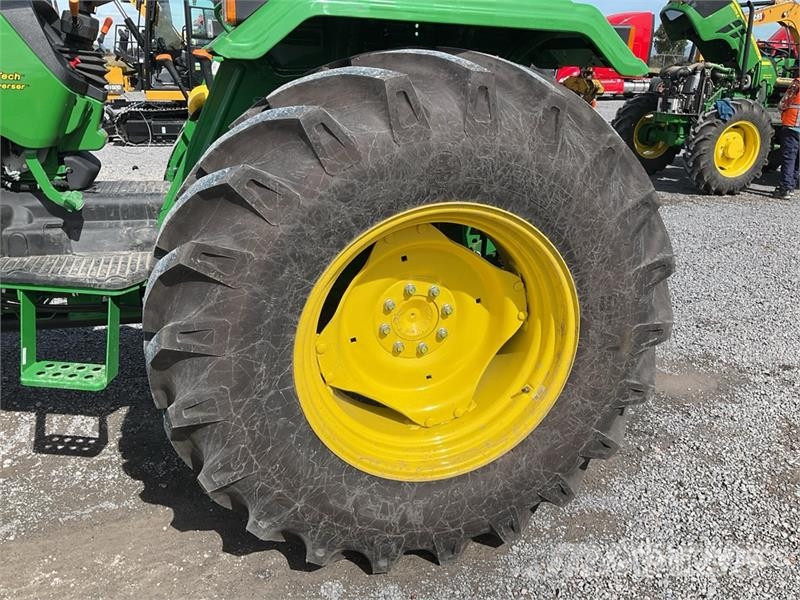 John Deere 5075E Tractor Agricola (Sin Usar) / 4WD Tractor (U الجرارات