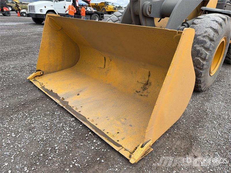 John Deere 624K Cargador sobre Neumaticos / Wheel Loader Kolové nakladače