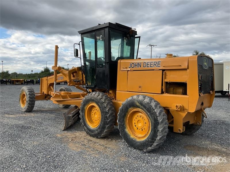 John Deere 770BH モーターグレーダー
