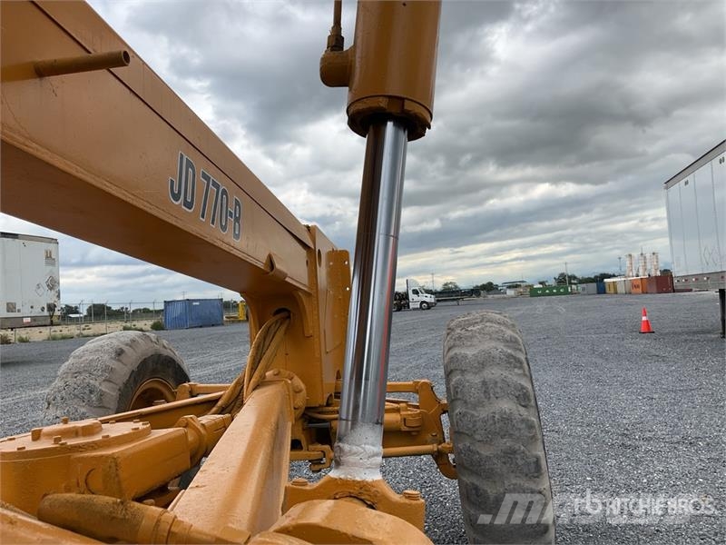 John Deere 770BH モーターグレーダー