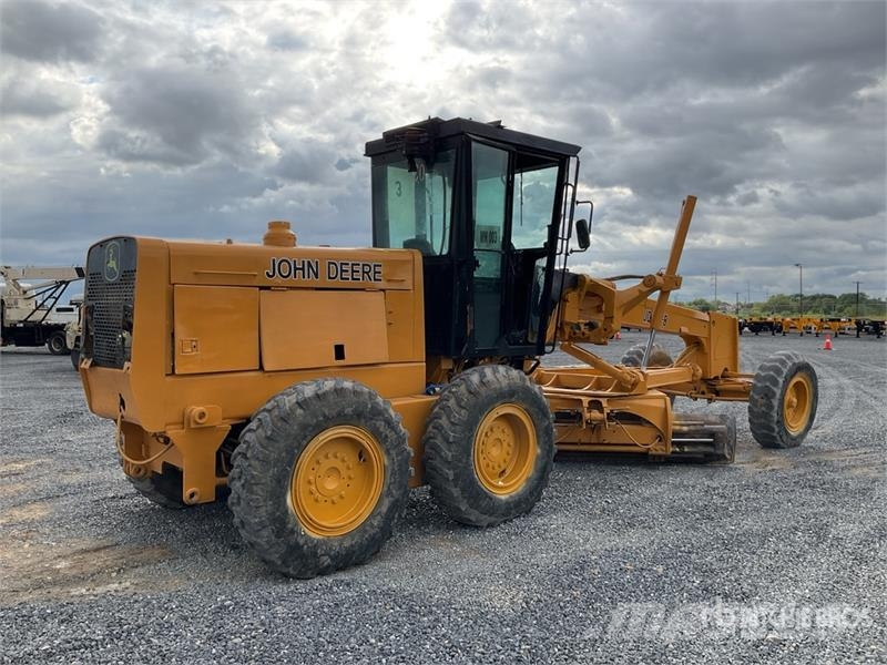 John Deere 770BH モーターグレーダー