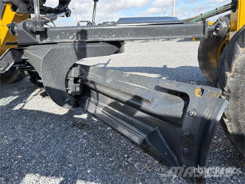 John Deere 872G معدات تمهيد الطرق