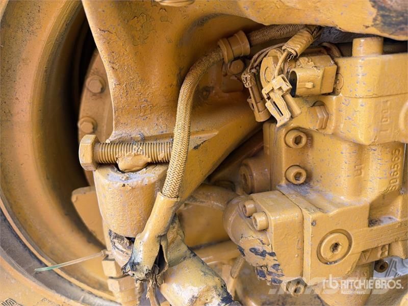 John Deere 872G معدات تمهيد الطرق