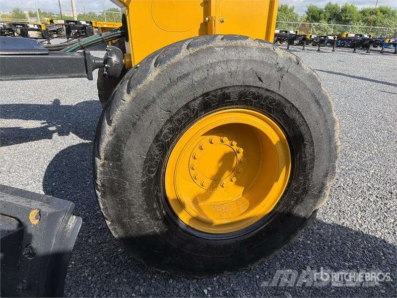 John Deere 872G معدات تمهيد الطرق