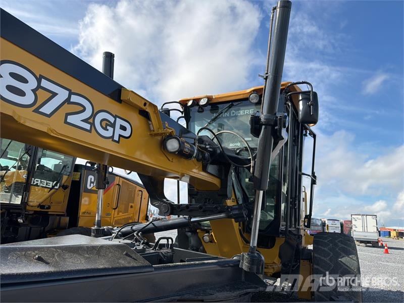 John Deere 872G معدات تمهيد الطرق