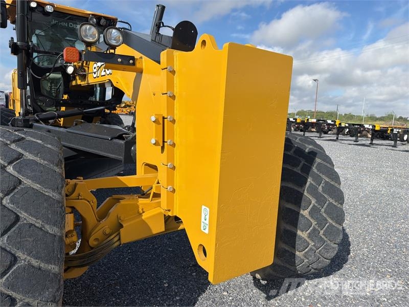 John Deere 872G معدات تمهيد الطرق