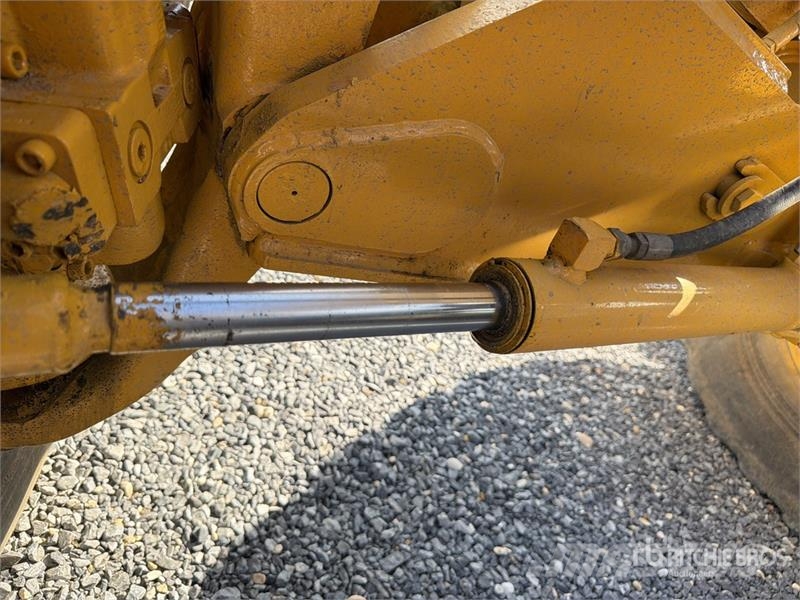 John Deere 872G معدات تمهيد الطرق