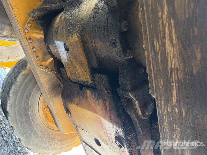 John Deere 872G معدات تمهيد الطرق