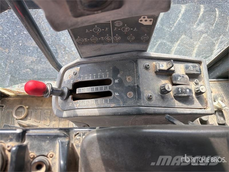 John Deere 872G معدات تمهيد الطرق