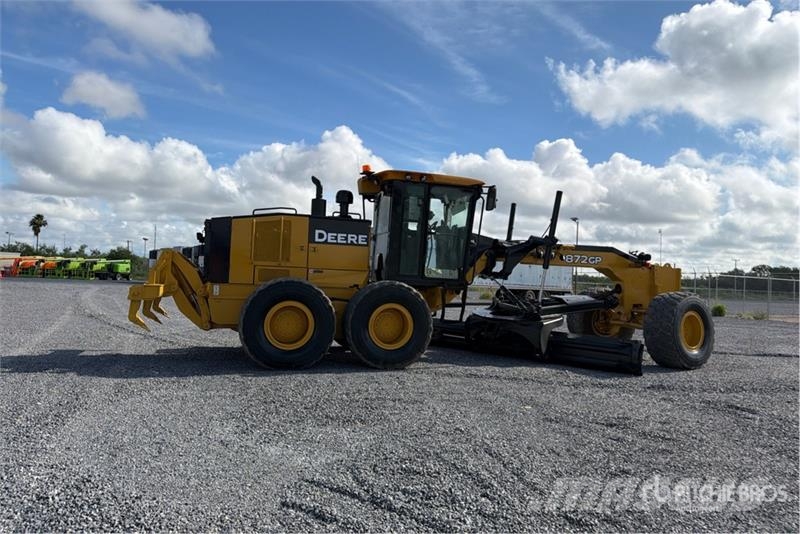 John Deere 872G معدات تمهيد الطرق