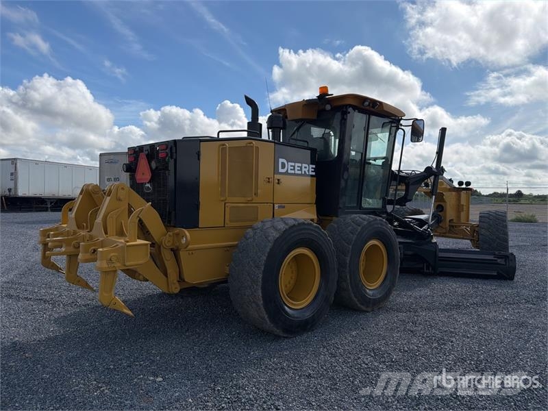 John Deere 872G Грейдери