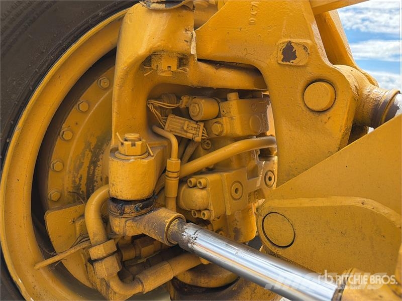 John Deere 872G Grejderi