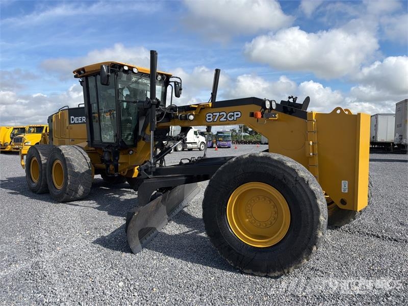 John Deere 872G Грейдери