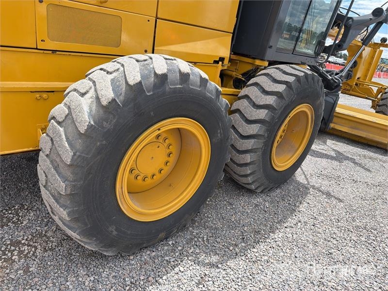 John Deere 872G Grejderi
