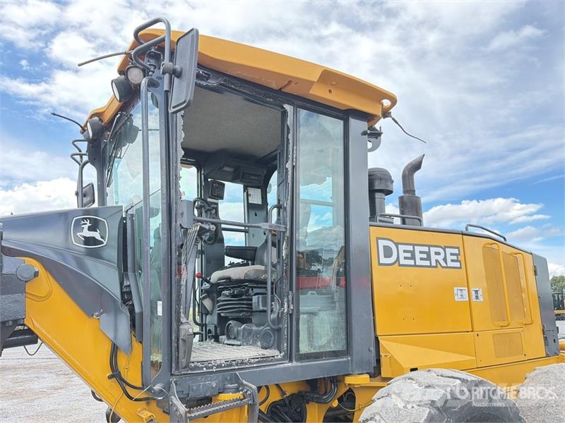 John Deere 872G Grejderi