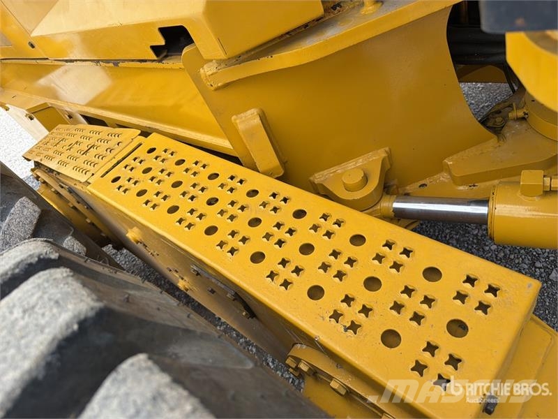 John Deere 872G Grejderi