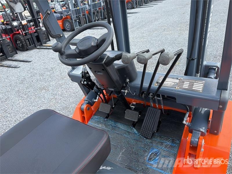  JX POWER CPCD35-3S 7700 lb Pneumatic Tire Forklift Інше