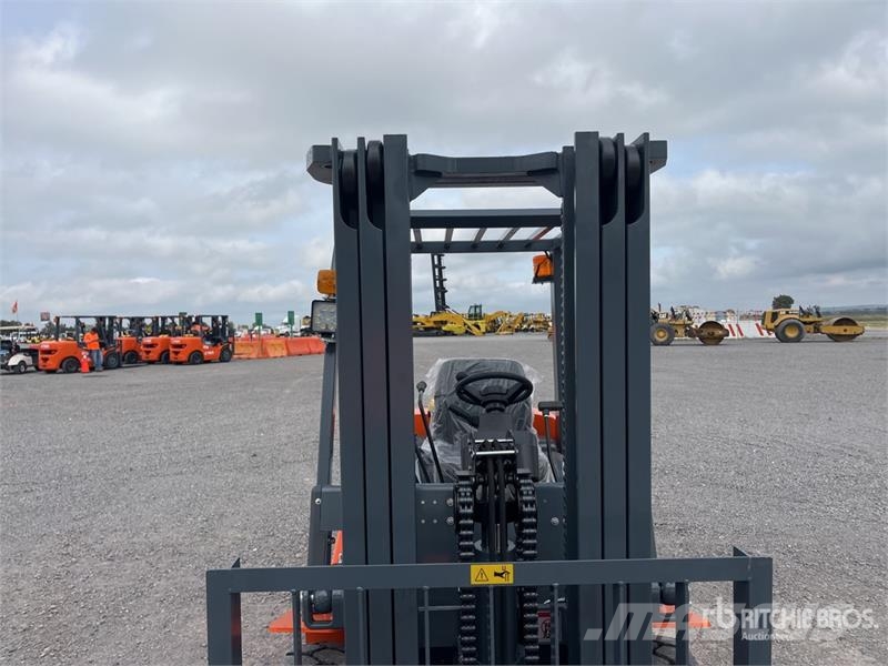 JX Power CPCD35-3S 7700 lb Pneumatic Tire Montacar Інше