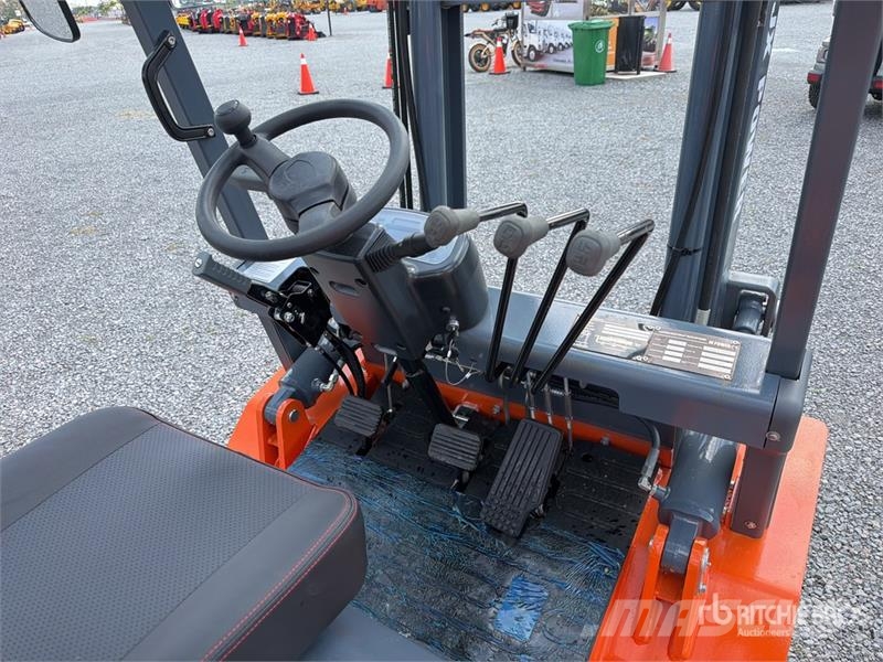  JX POWER CPCD35-3S 7700 lb Pneumatic Tire Forklift Інше