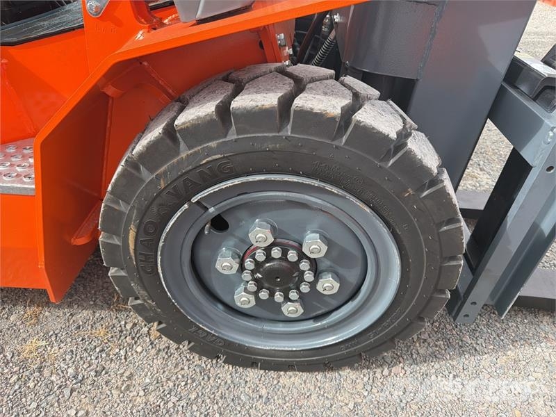 JX Power CPCD35-3S 7700 lb Pneumatic Tire Montacar Інше