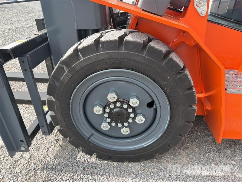 JX Power CPCD35-3S 7700 lb Pneumatic Tire Montacar Інше
