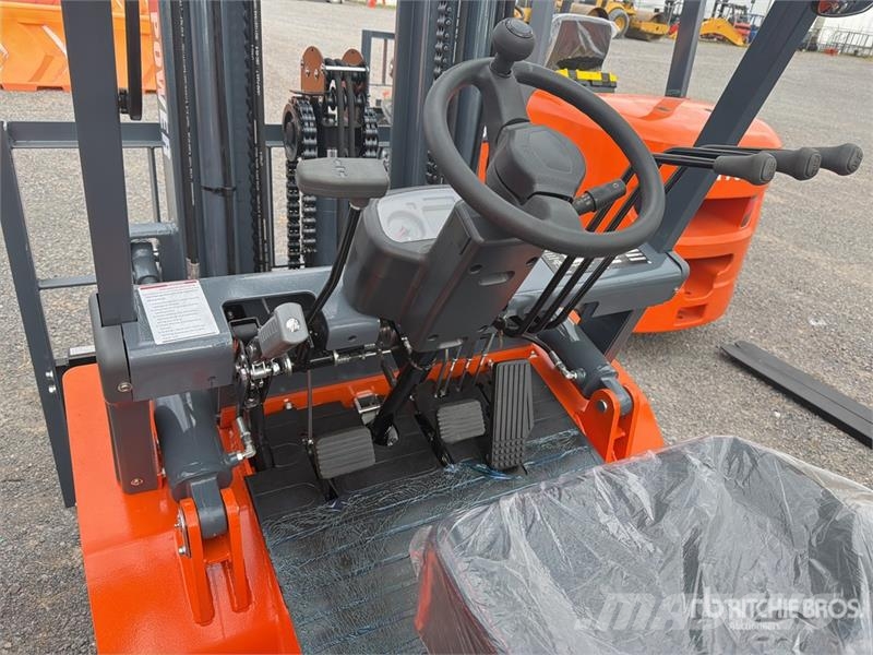 JX Power CPCD35-3S 7700 lb Pneumatic Tire Montacar Інше