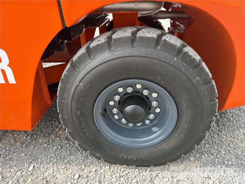 JX Power CPCD35-3S 7700 lb Pneumatic Tire Montacar Інше