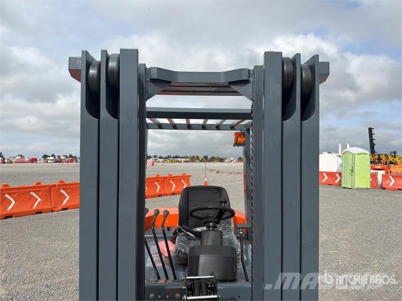 JX Power CPCD35-3S 7700 lb Pneumatic Tire Montacar Інше