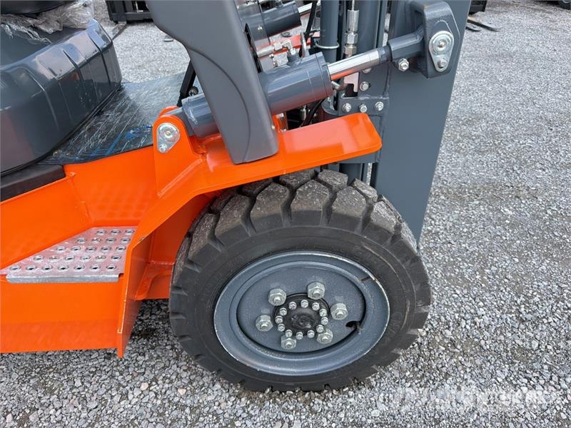  JX POWER CPCD35-3S 7700 lb Pneumatic Tire Forklift Інше