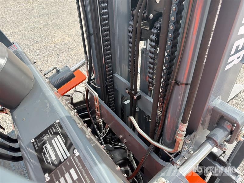 JX Power CPCD35-3S 7700 lb Pneumatic Tire Montacar Інше