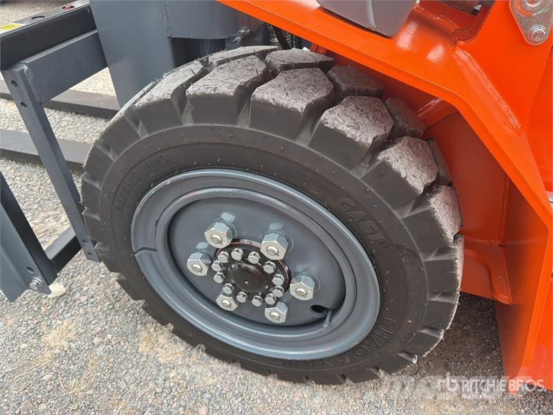 JX Power CPCD35-3S 7700 lb Pneumatic Tire Montacar Інше