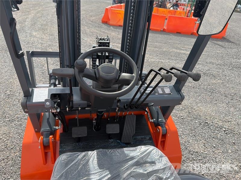 JX Power CPCD35-3S 7700 lb Pneumatic Tire Montacar Інше