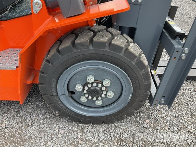  JX POWER CPCD35-3S 7700 lb Pneumatic Tire Forklift Інше