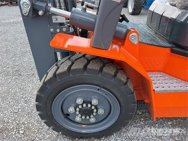  JX POWER CPCD35-3S 7700 lb Pneumatic Tire Forklift Інше