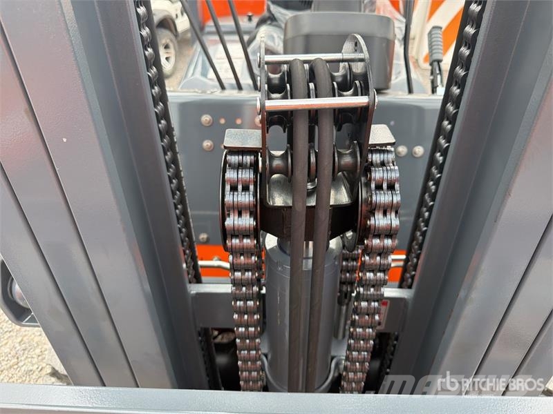 JX Power CPCD35-3S 7700 lb Pneumatic Tire Montacar Інше
