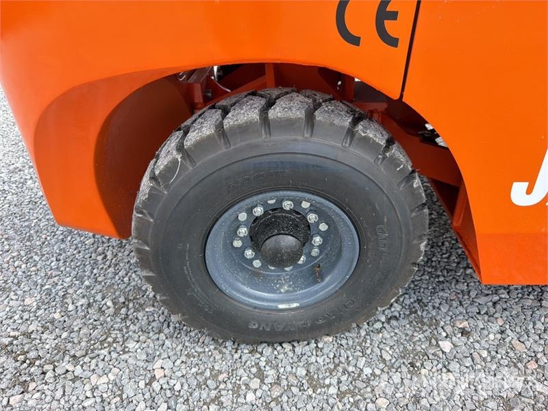  JX POWER CPCD35-3S 7700 lb Pneumatic Tire Forklift Інше