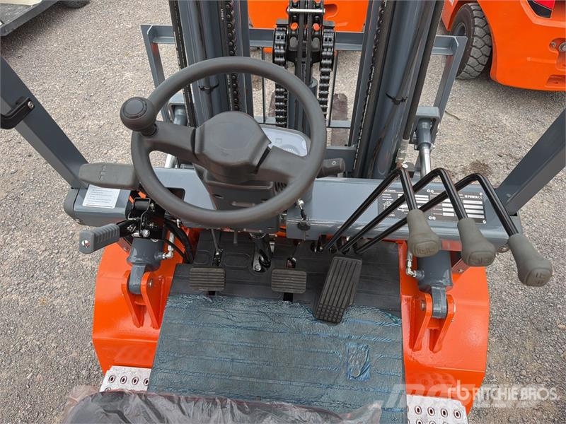 JX Power CPCD35-3S 7700 lb Pneumatic Tire Montacar Інше