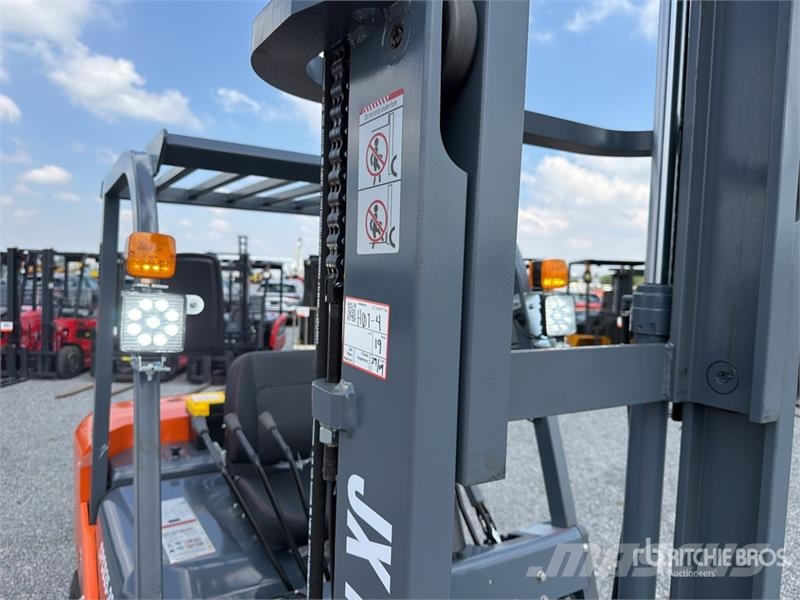  JX POWER CPCD35-3S 7700 lb Pneumatic Tire Forklift Інше
